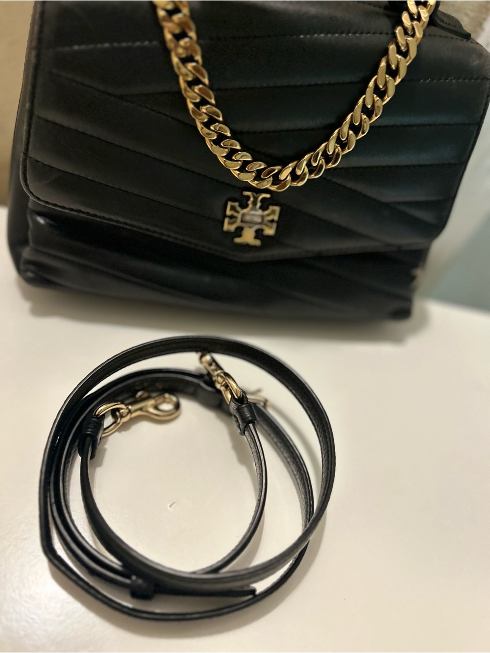Tory Burch Black Quilted Shoulder Bag with Gold Chain - Picture 6 of 6